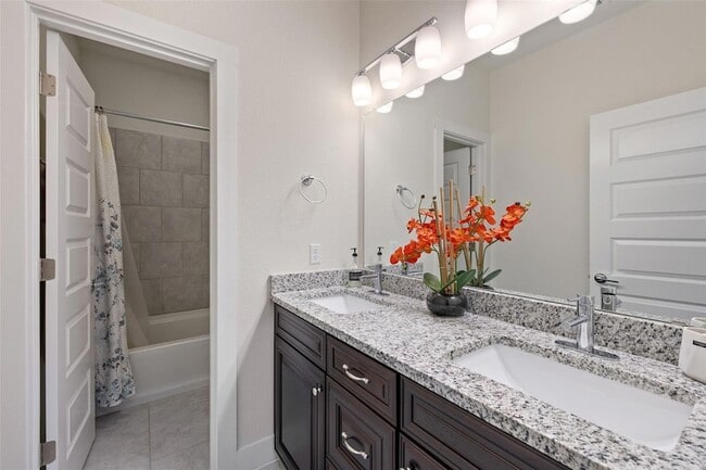 Building Photo - 16404 Horse Trap Ln