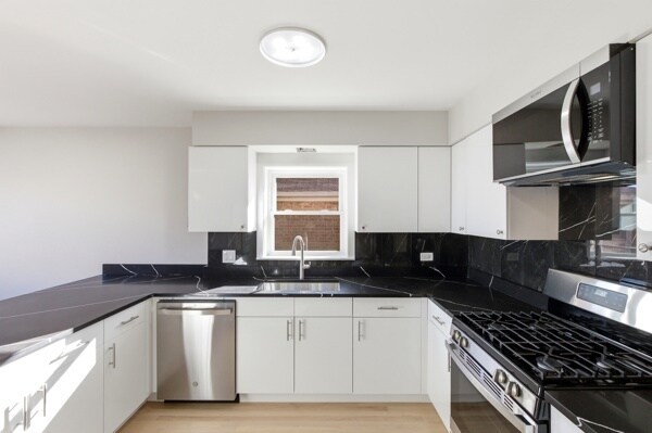 Building Photo - 1215 Balmoral Ave