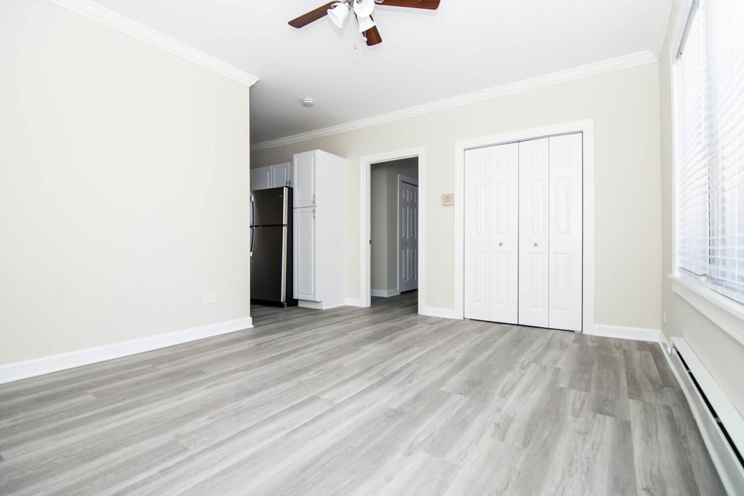 Building Photo - 655 W Roscoe St