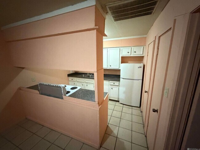 Building Photo - 6879 Cezanne Ave