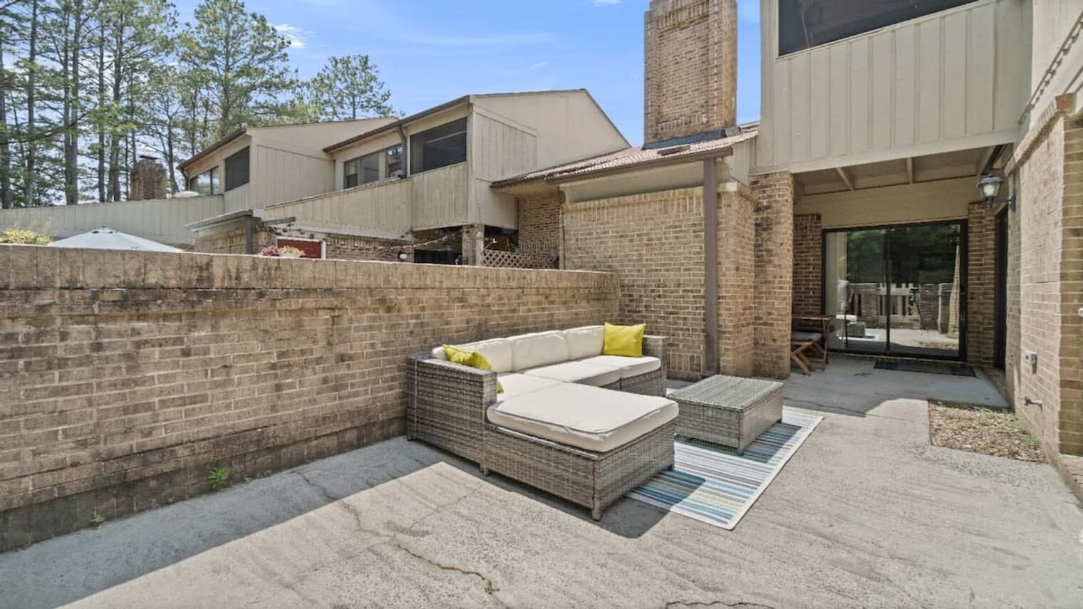 Building Photo - 8039 Charter Oak Ln