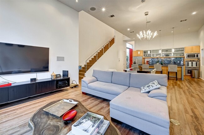 Building Photo - 5426 McCulloch Cir