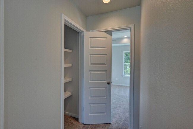 Building Photo - 11857 E Gate Dr