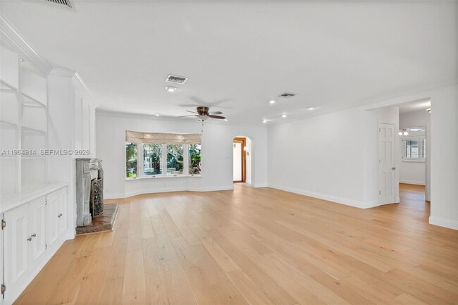 Building Photo - 325 Bontona Ave