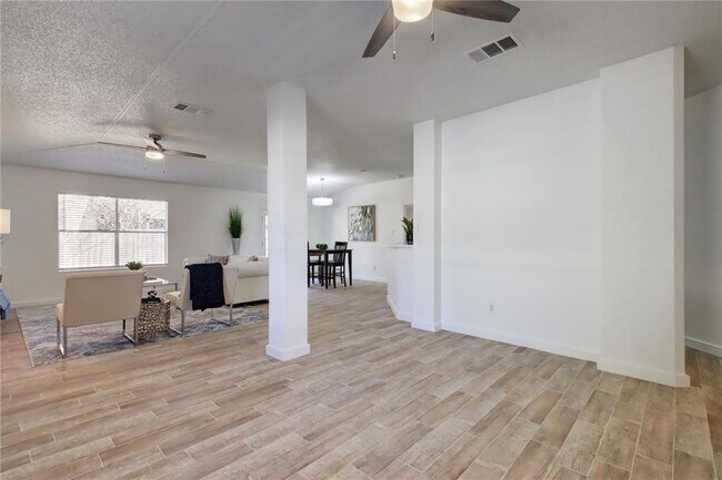 Building Photo - 1502 Mayapple St