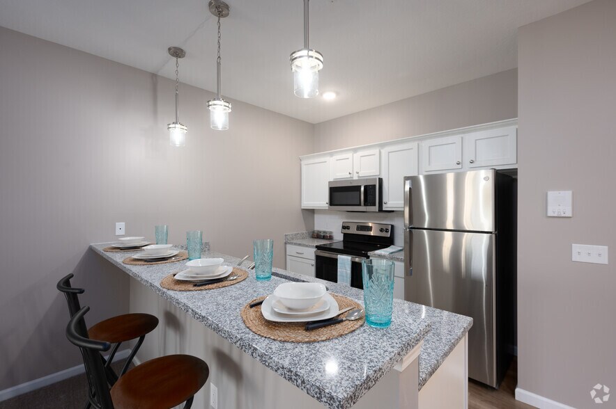 Primary Photo - Ivy Terrace