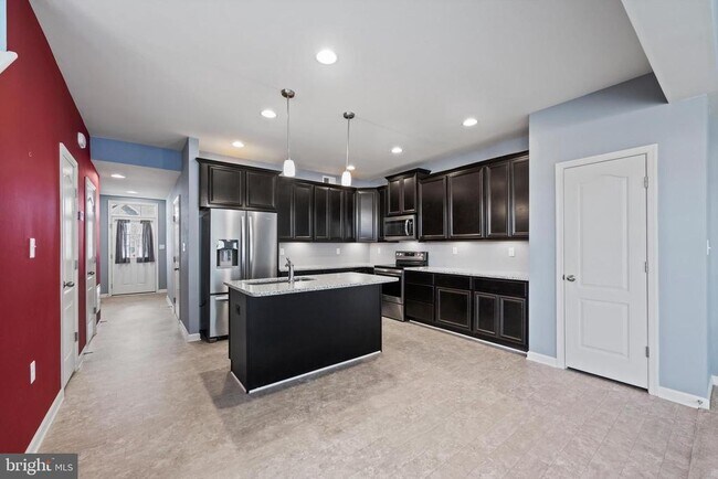 Building Photo - 32 Healey Ct
