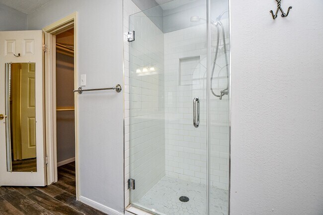 Building Photo - 6335 Oakburl Ln