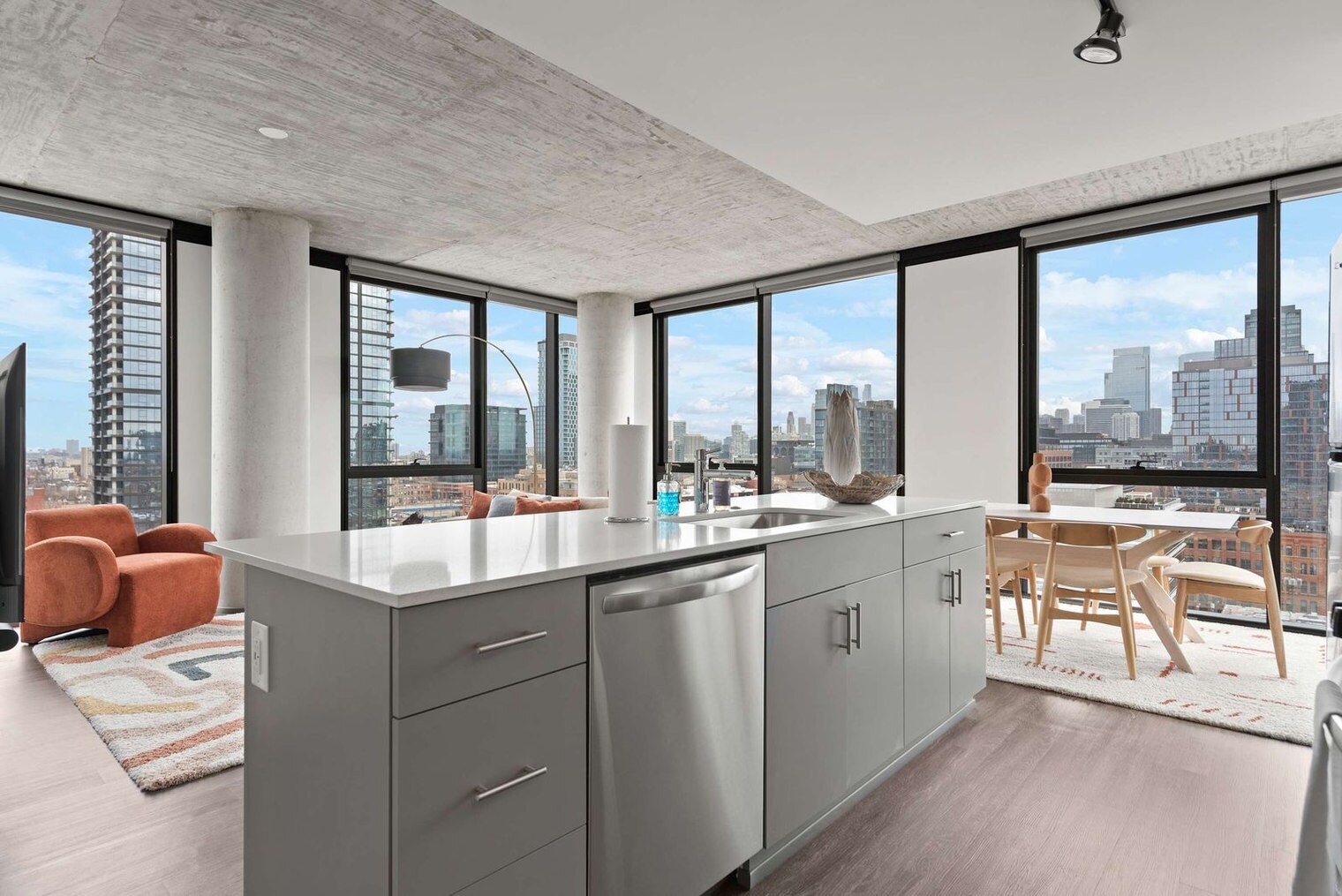 Building Photo - 1314 W Randolph St