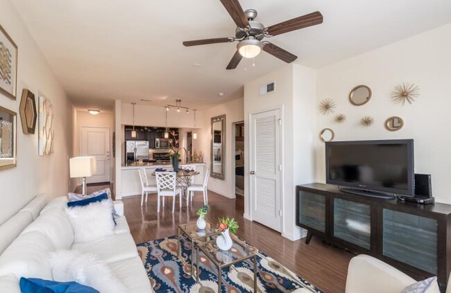 Building Photo - 2 Bedroom in Houston, TX 77024