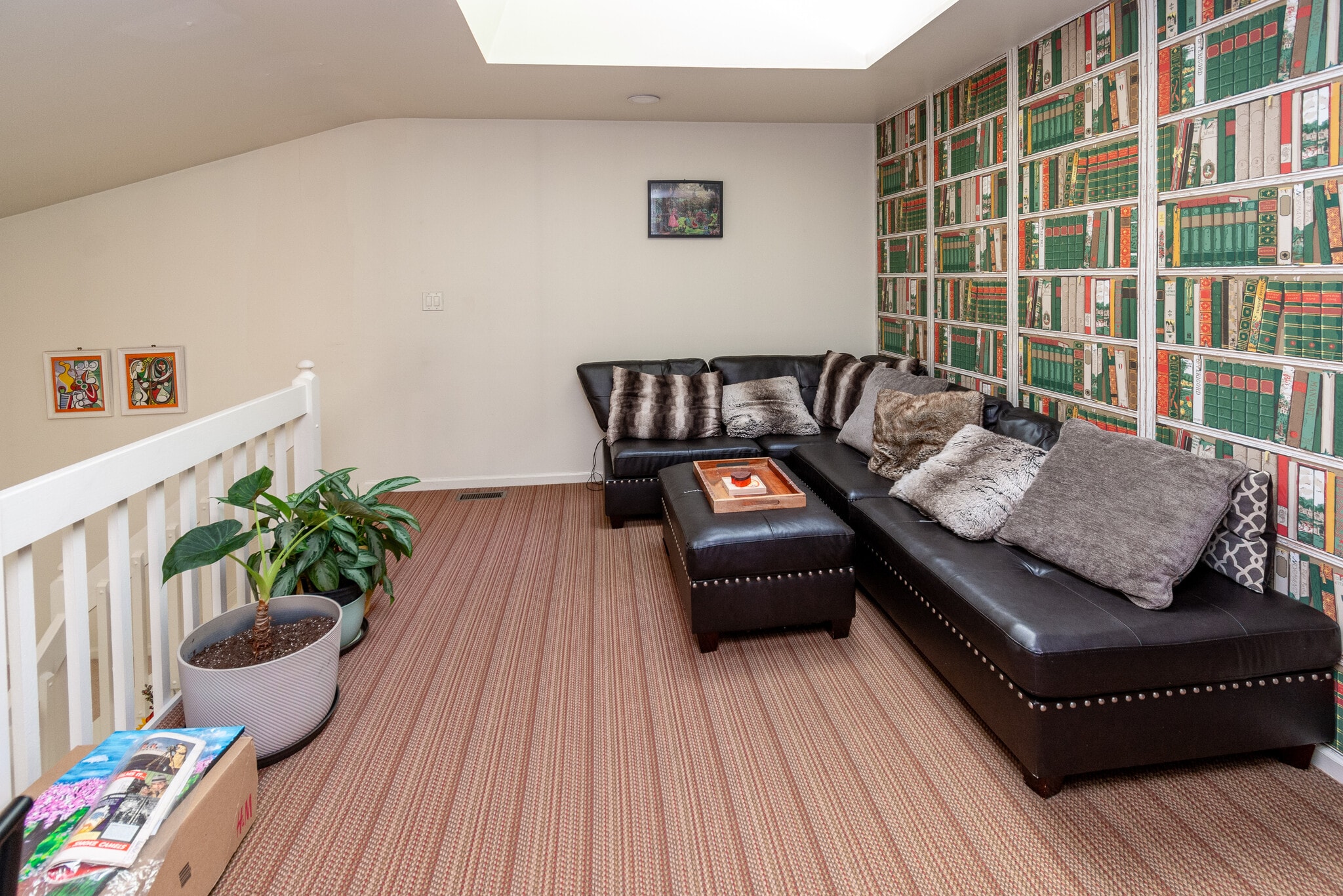 Loft/library - 5 Nottingham Cir
