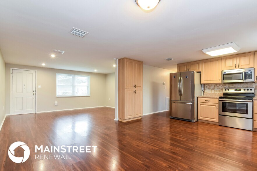 Building Photo - 8908 Hervel Cir