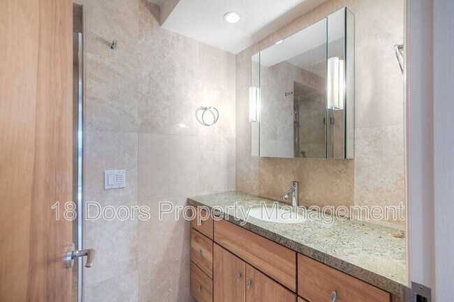 Building Photo - 2239 Del Mar Scenic Pkwy