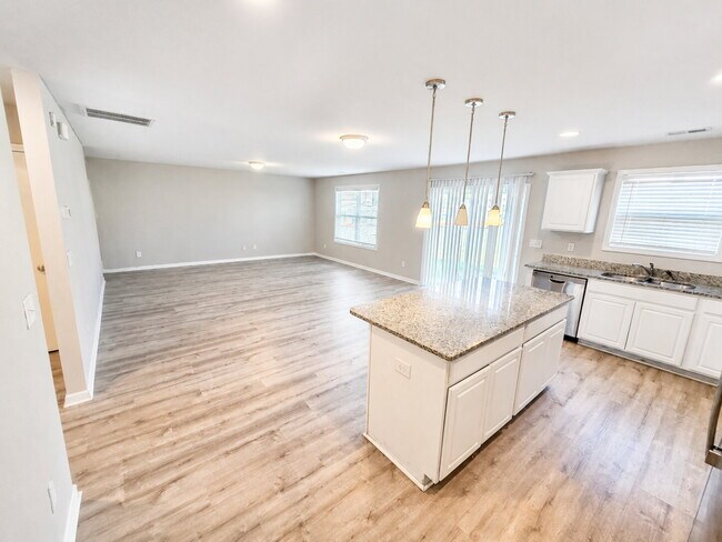Building Photo - 721 Tanager Ln