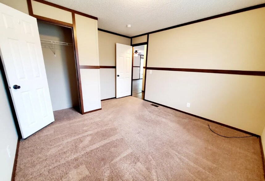 Building Photo - 332 Fox Chase Blvd