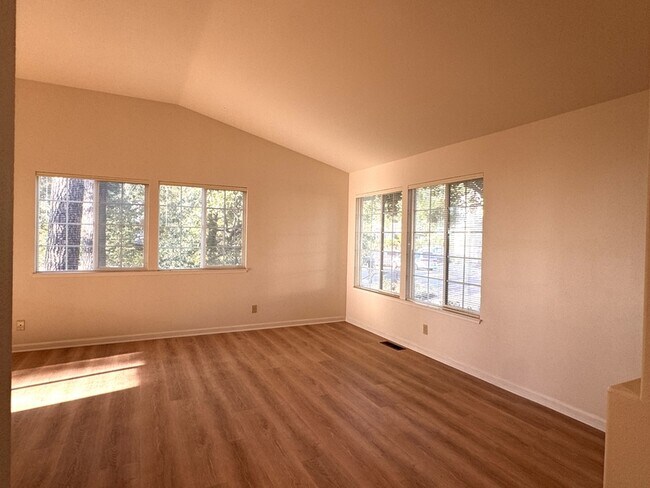 Building Photo - 146 Northridge Dr
