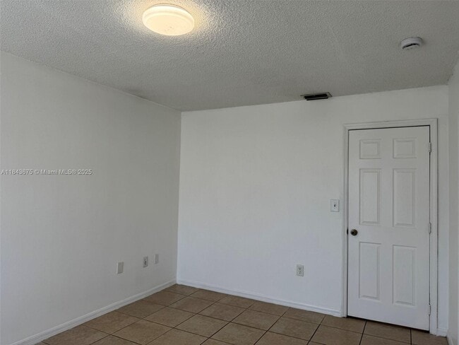 Building Photo - 2091 W 54th Terrace