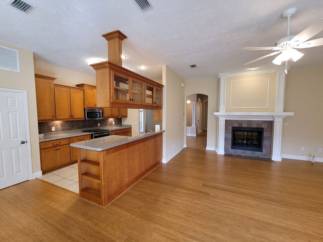 Building Photo - The Landings-Lynn Haven