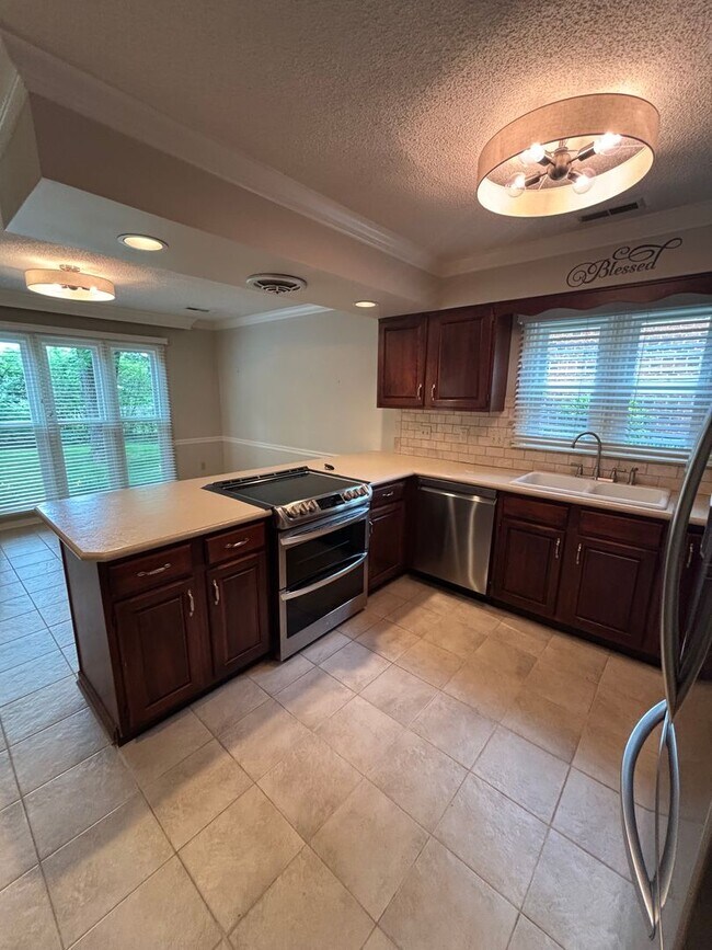Building Photo - West Knoxville Townhouse