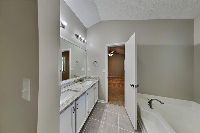 Building Photo - 4019 River Rock Way