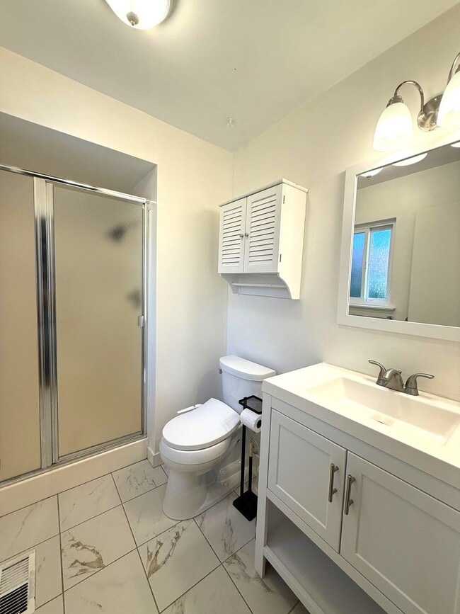 Building Photo - Charming Monterey Home in Quiet Neighborho...