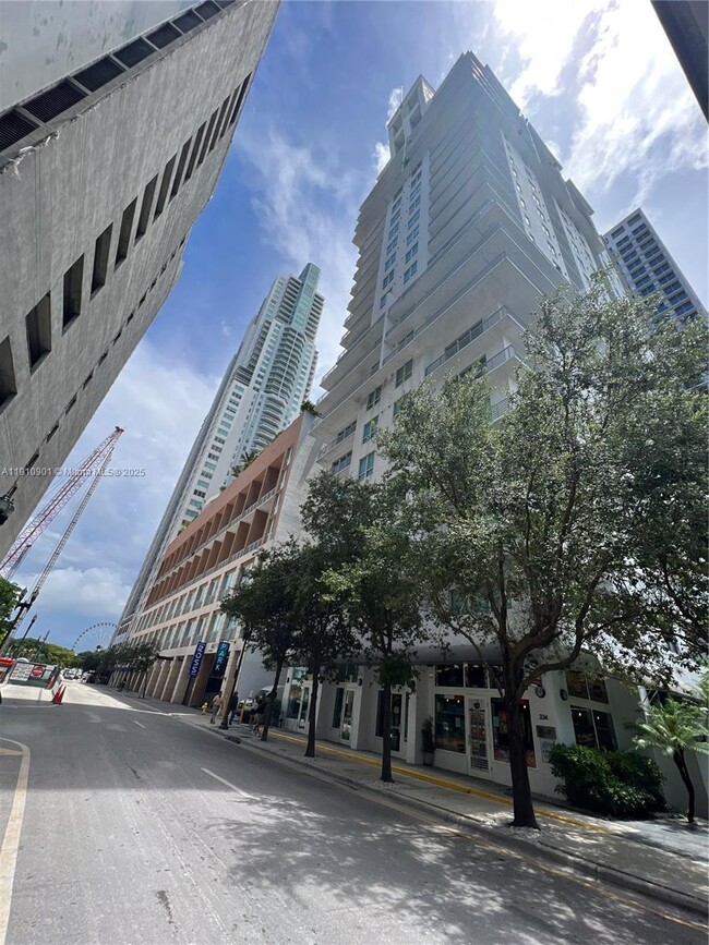 Building Photo - 234 NE 3rd St