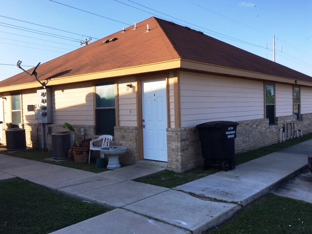 Building Photo - 405 Rockport St