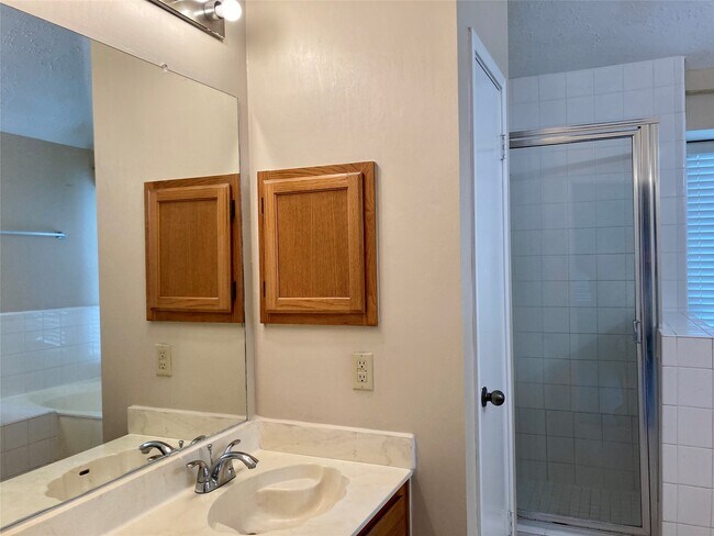 Building Photo - 12319 Fern Meadow Dr