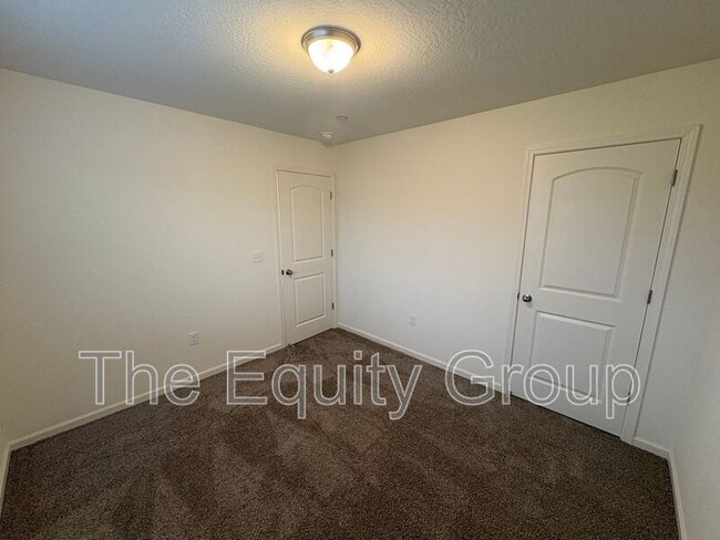 Building Photo - 1946 E School Ave