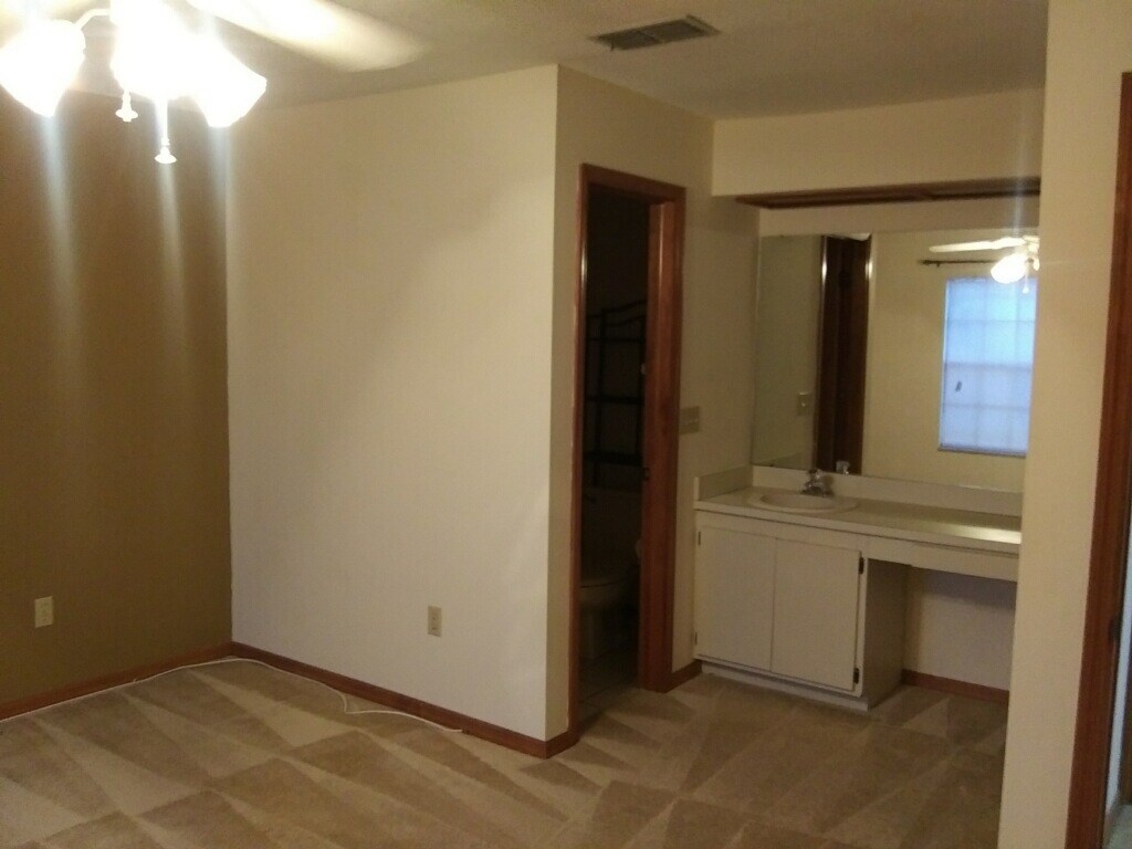 Building Photo - 4515 Southampton Ct