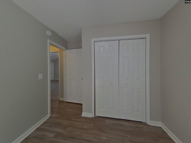 Building Photo - 208 Dutch Dr