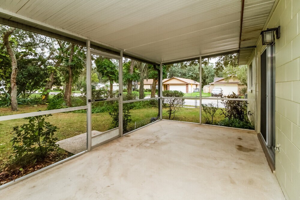 Building Photo - 2701 Kinnon Dr