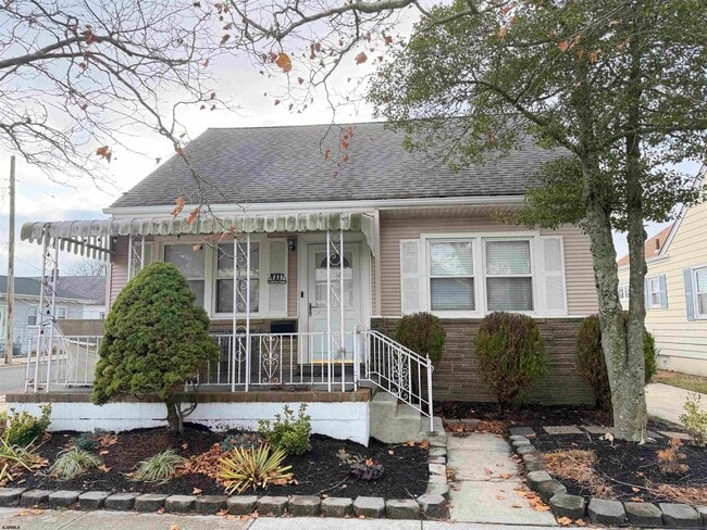 Building Photo - 200 N Essex Ave