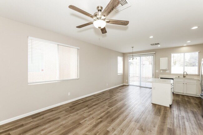 Building Photo - 9782 Vista Crest Ave