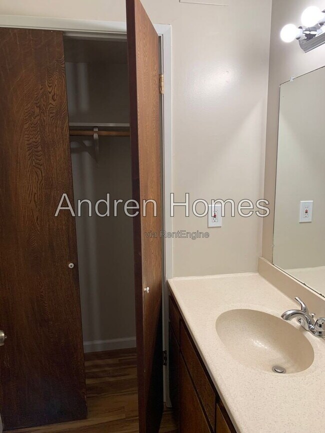 Building Photo - 150 Sea Ridge Ct