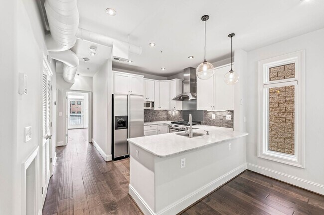 Building Photo - Modern U Street Condo | 2 Bed | 2 Bath | 1000 Sf | Large Balcony | 1 Parking Space