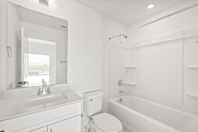 Building Photo - (Move-in Special) 3 Bedroom Townhome in LoSo!
