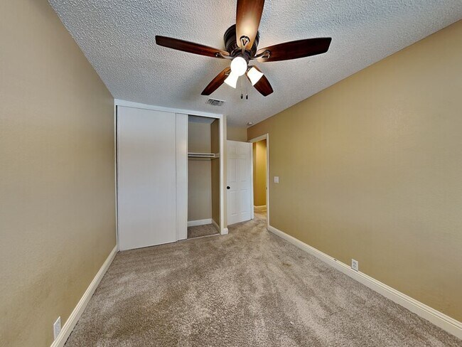 Building Photo - 12012 Leisure Dr