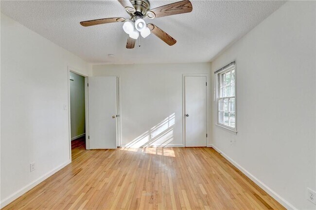 Building Photo - 2628 Whitehurst Dr