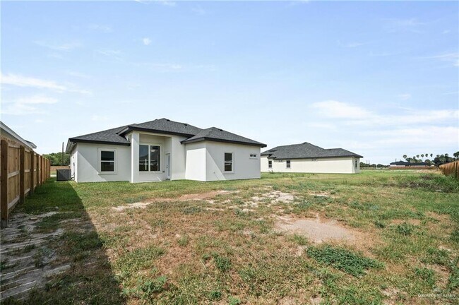 Building Photo - 19 E Boxwood Ave