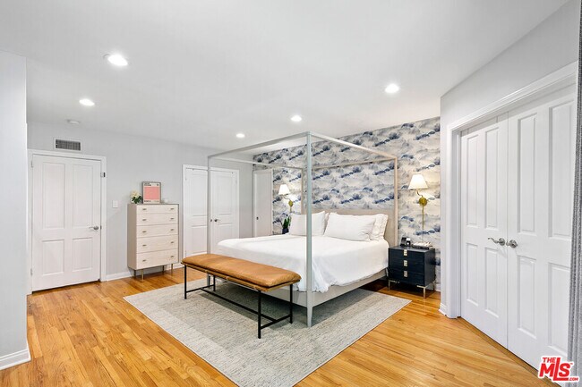 Building Photo - 3644 Goodland Ave