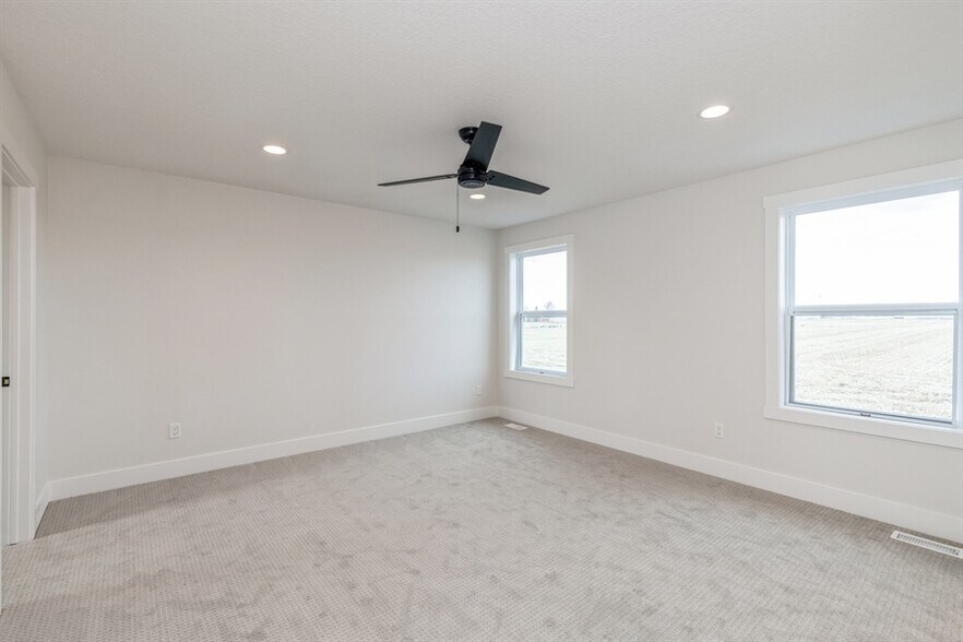 Building Photo - 915 Henryson St