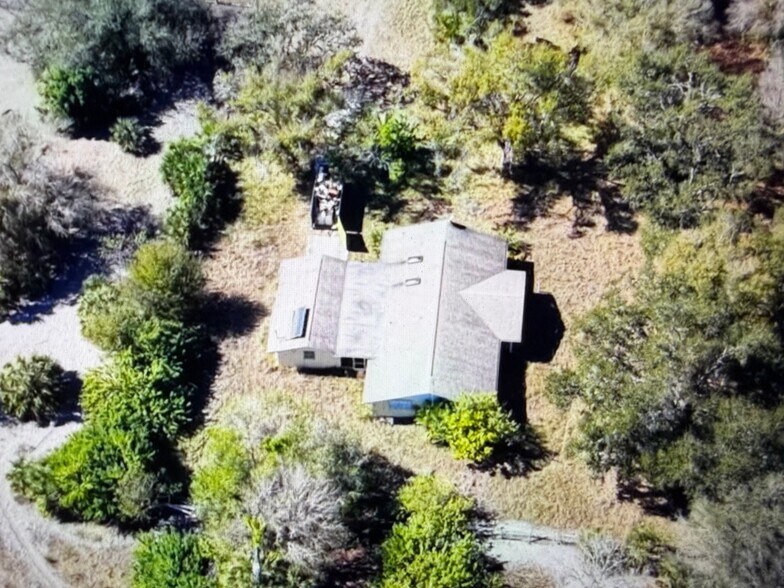 Building Photo - 2327 Ewing Dr