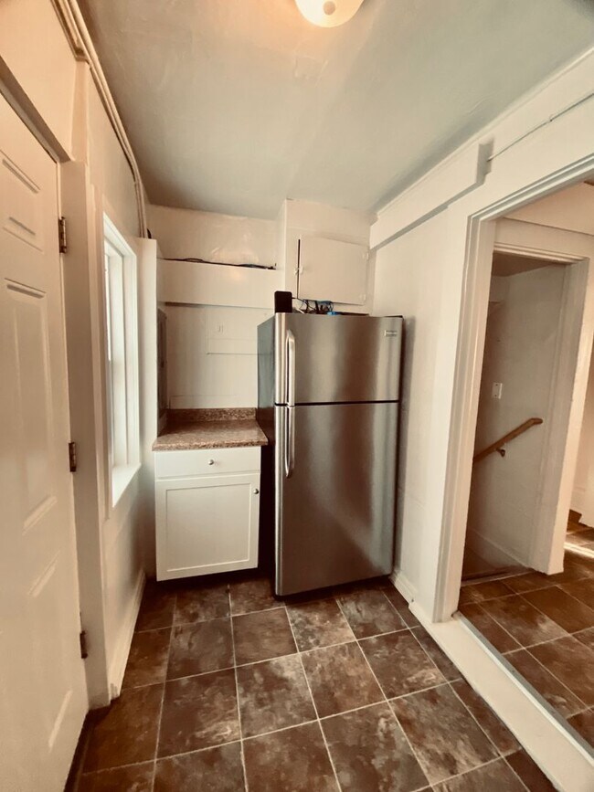 Building Photo - 2029 House