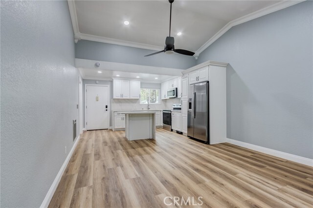 Building Photo - 23261 La Glorieta