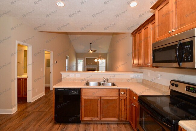 Building Photo - $1,350 - 2 Bed/2 Bath House for rent in Gr...