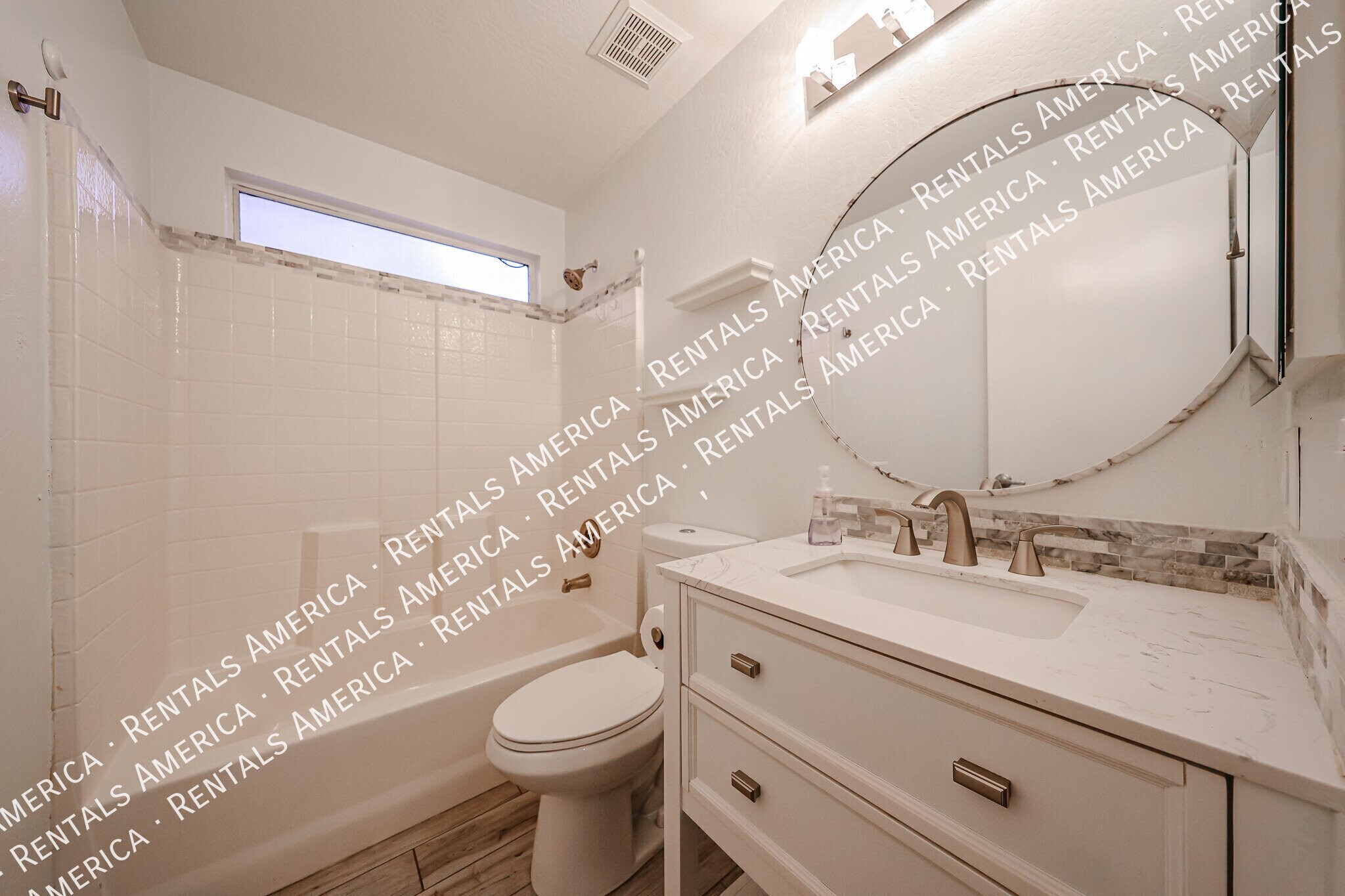 Building Photo - 4524 E Glenhaven Dr