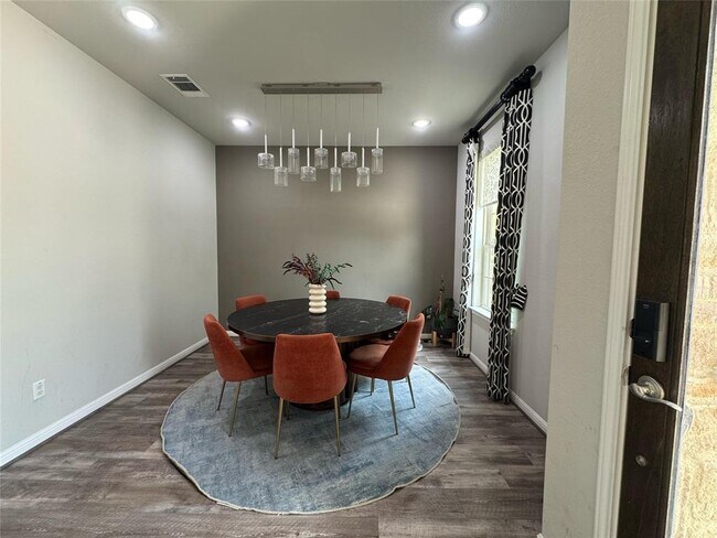 Building Photo - 1529 Carlene Pruett St