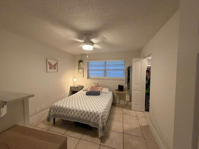 Building Photo - 1886 41st Ave