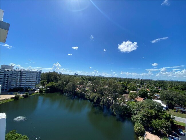 Building Photo - 1200 NE Miami Gardens Dr